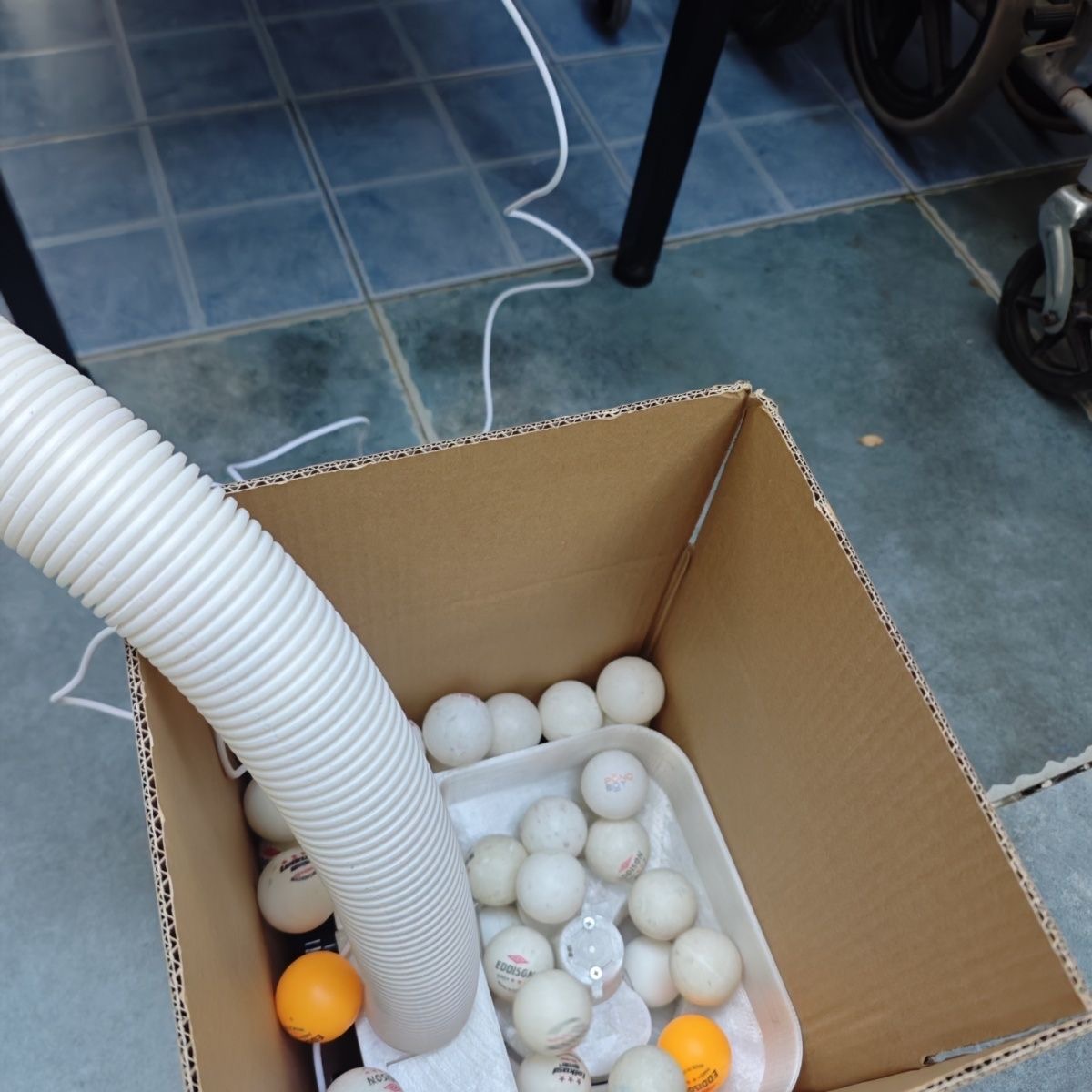 自動卓球ローディングマシン大容量ピンポンマシンポータブルボー - Table Tennis Trainer のレビューと価格