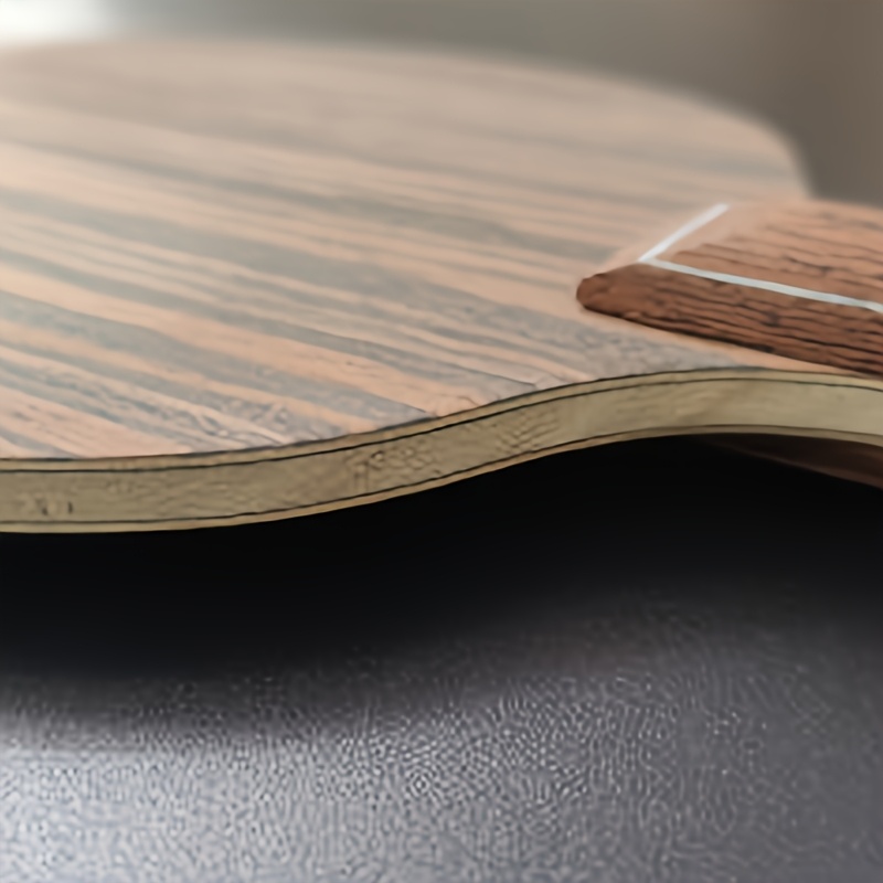黒檀製卓球ラケットブレード、高速攻撃設計、5ウッド+2カーボ - Table Tennis Blade のレビューと価格